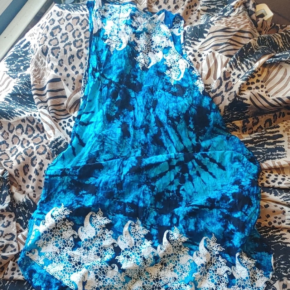 Blue Tie-Dye Tank Top with Lace Detail